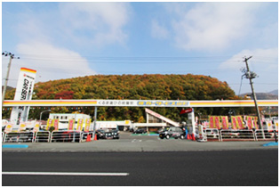 「車を買ったあと、車検や内装の変更などをお願いしています」